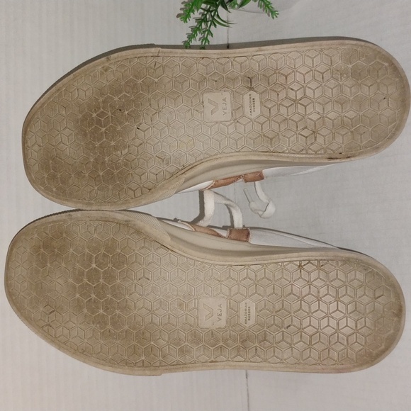 Veja Campo Leather Sneakers. Womens size 9. White & Light Copper in color. - Picture 5 of 13